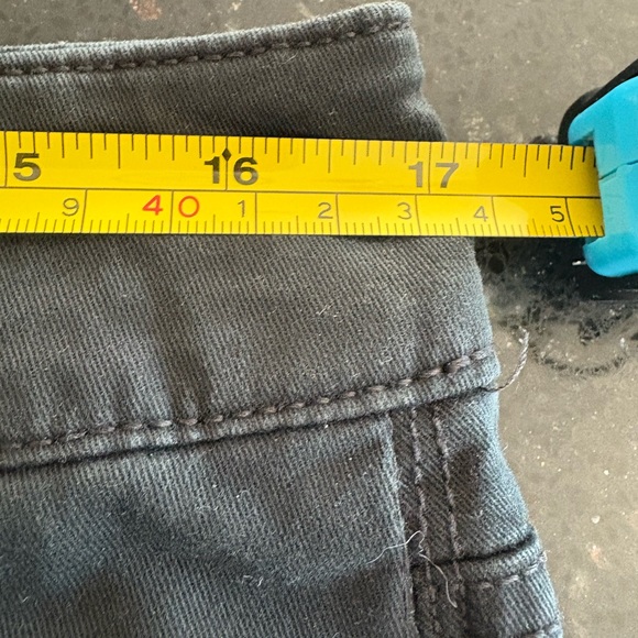 AE Black Artist Crop Jeans
American Eagle Outfitters - Picture 7 of 8